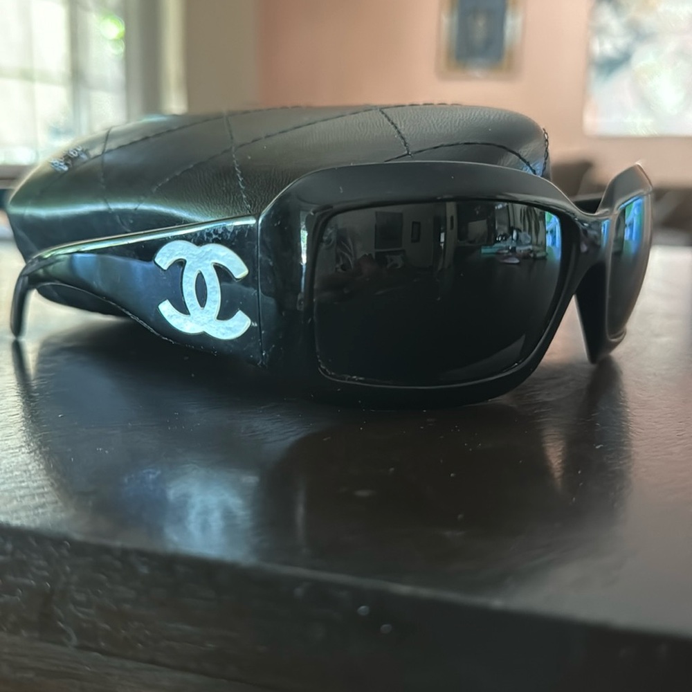 Chanel 5076 mother of pearl black sunglasses